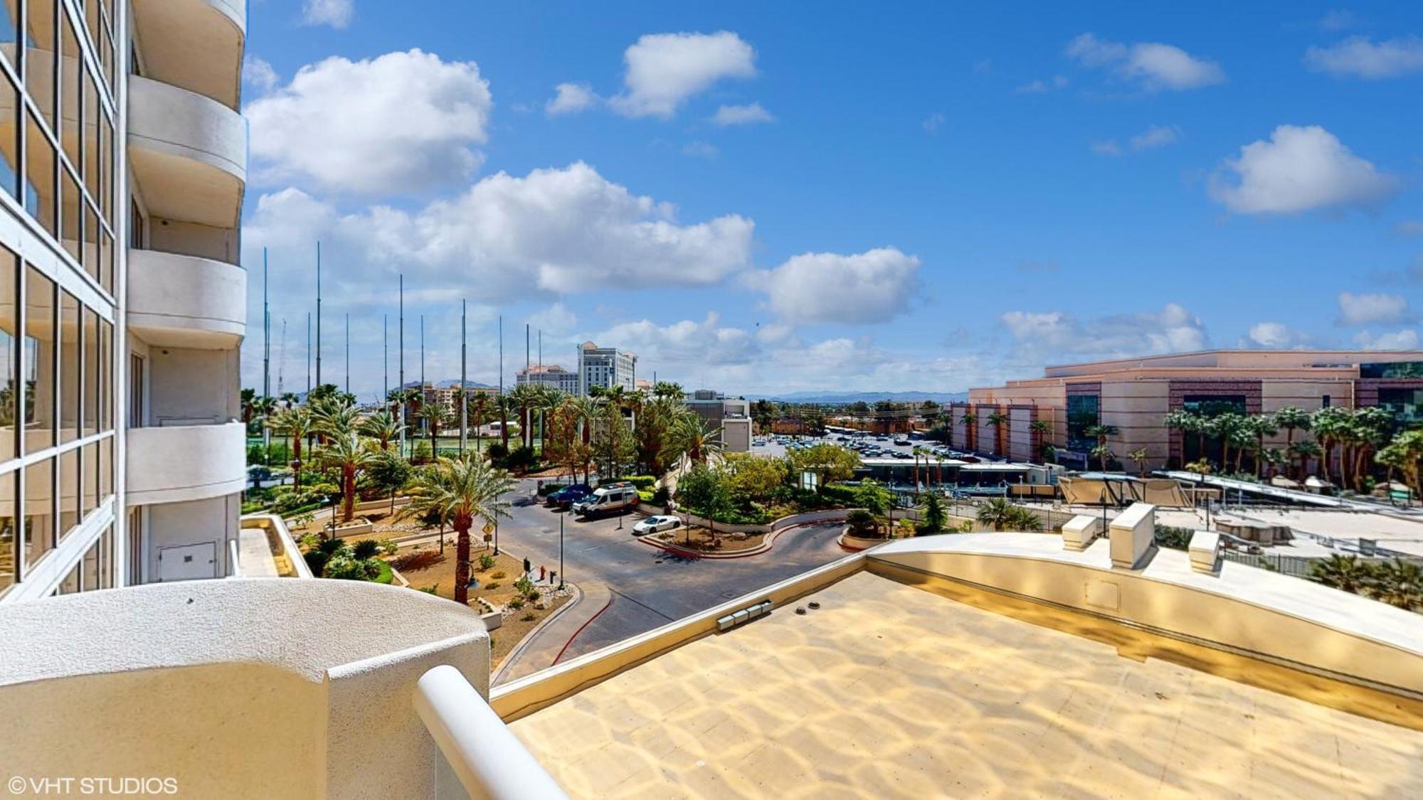 Lady Luck'S Vista - Private Balcony - Full Kitchen - Two Full Baths - Jetted Tub - Full Mgm Grand Resort Access W No Resort Fee At Mgm Signature Las Vegas Extérieur photo